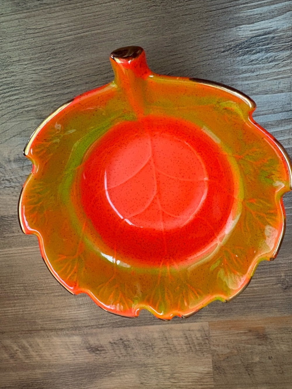 Vintage California Pottery Leaf Bowl, 7’’
